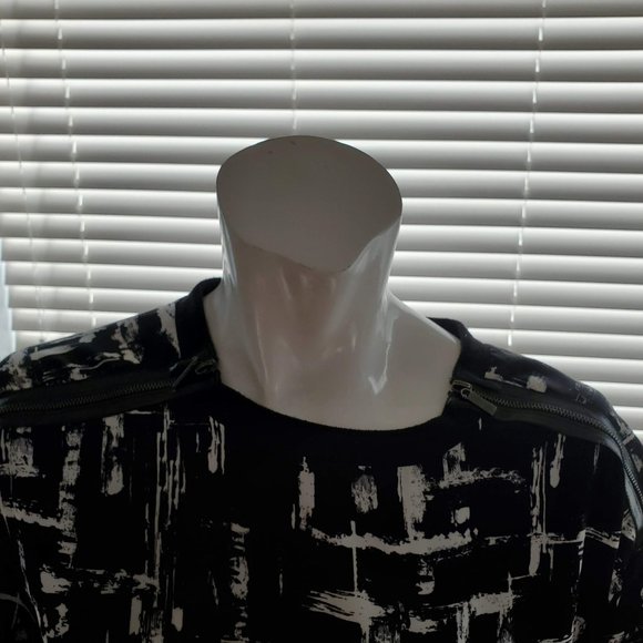 Kenneth Cole Reaction Top Plus Size - Picture 5 of 6